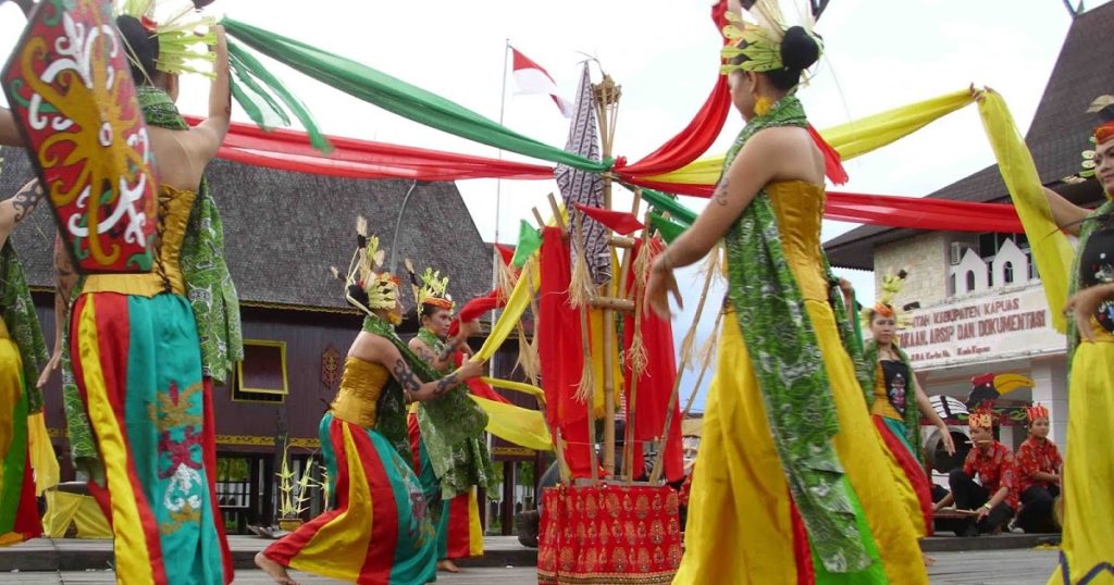 Tari Adat Tradisional Dari Kalimantan Tengah Sering Jalan