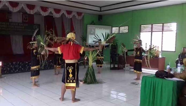 Tari Adat Tradisional Kalimantan Selatan Sering Jalan