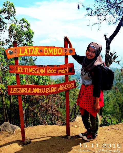 pos 2 latar ombo Gunung Panderman