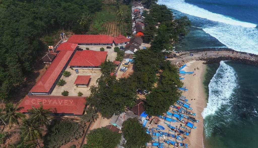 Pantai Rancabuaya