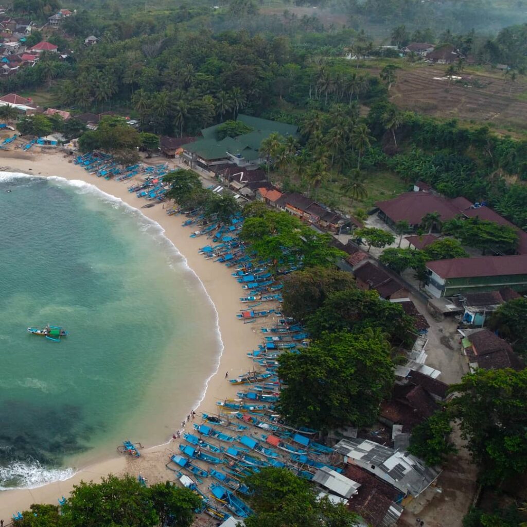 Pantai Rancabuaya Garut
