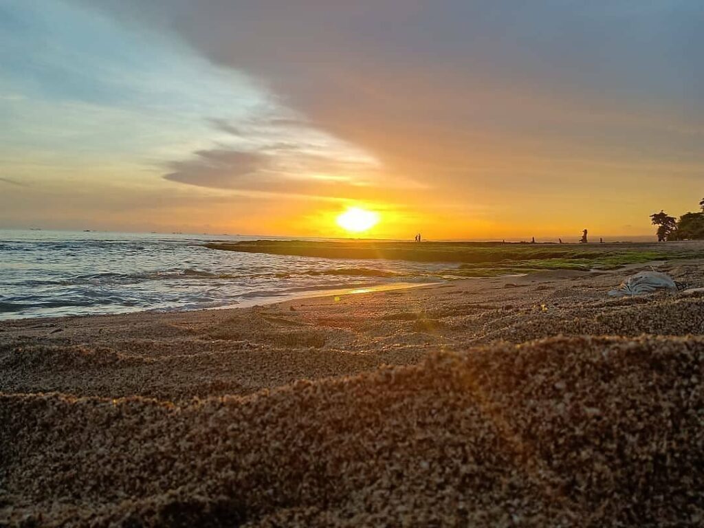 Sunset di Pantai Rancabuaya Garut
