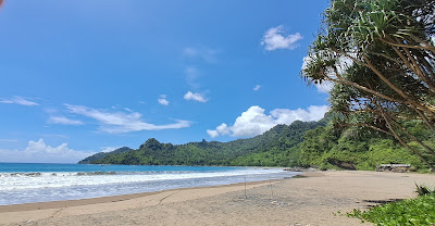 Pantai Bandealit