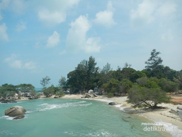 6 Pantai di Belitung Yang Wajib Dikunjungi 1
