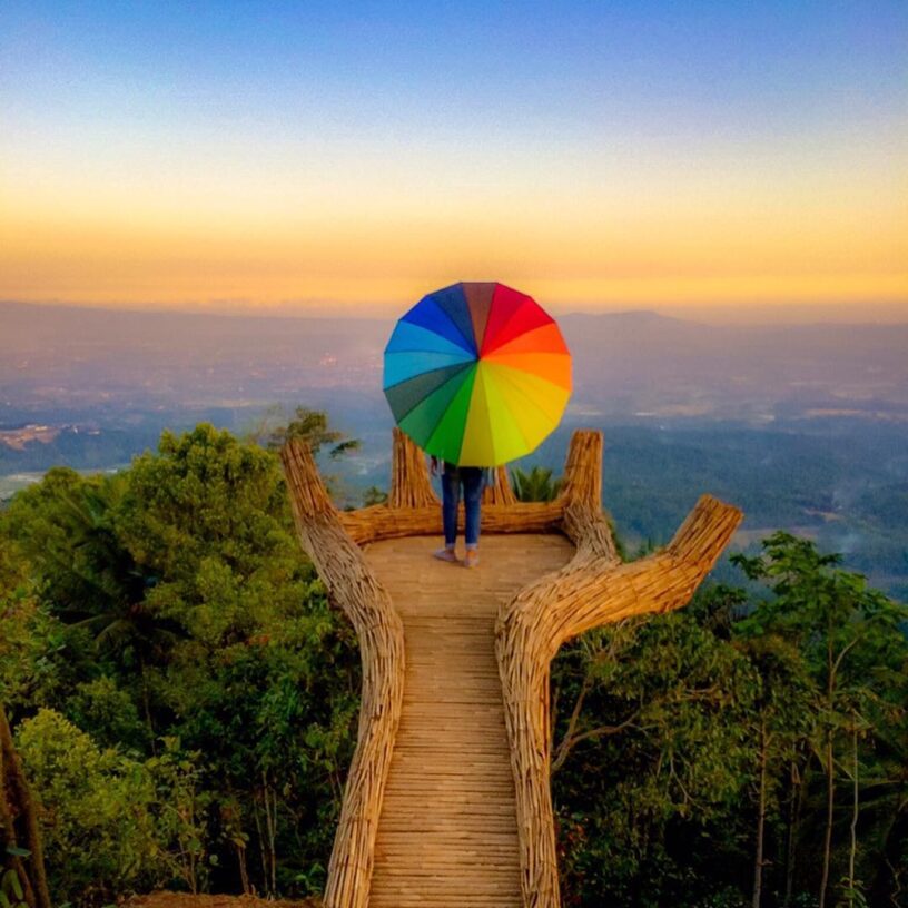 Wisata Bukit Agaran Melung Kedungbanteng