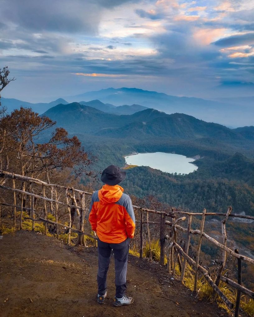 Puncak Sagara Gunung Sagara Sucinaraja Garut