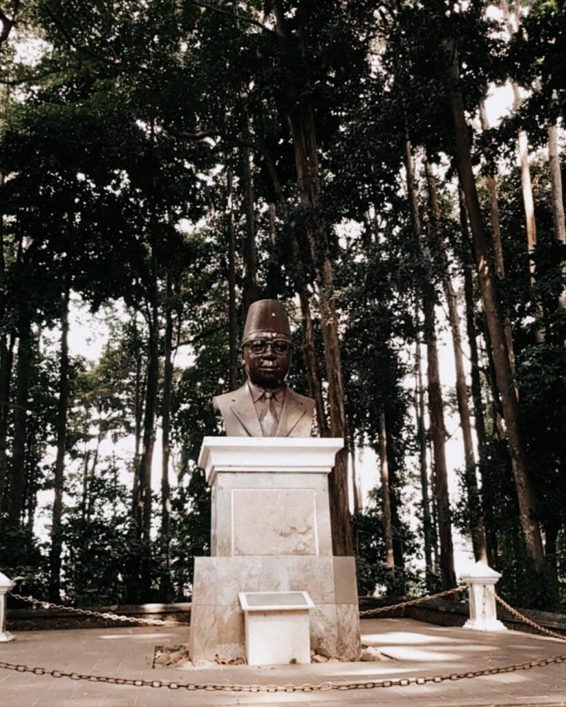 Taman Hutan Raya Djuanda di Bandung