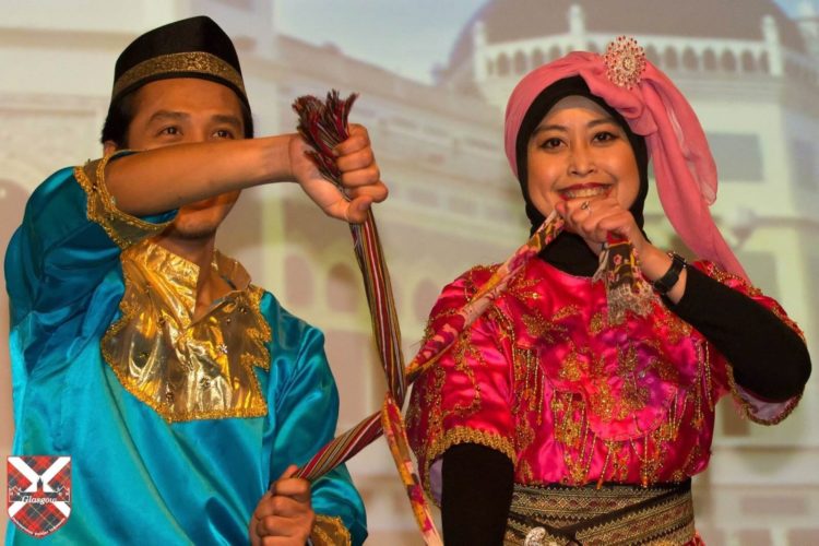 Tari Serampang Dua Belas