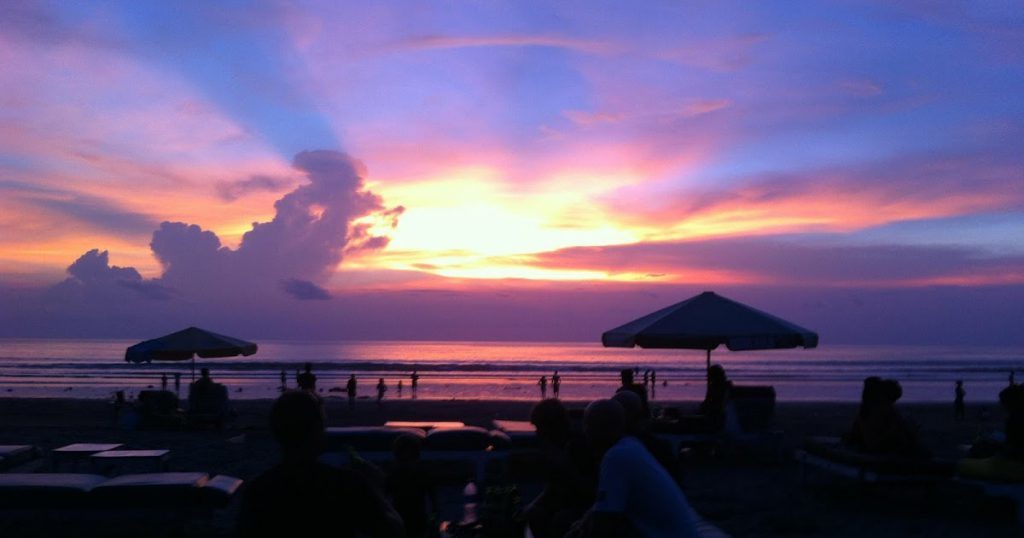 sunset di Pantai Double Six Bali