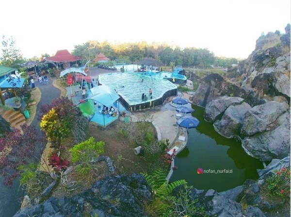 taman batu hanjuang kuningan