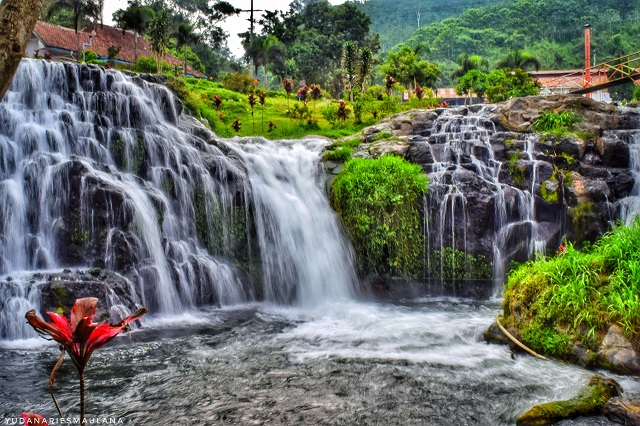 Air Terjun Belawan