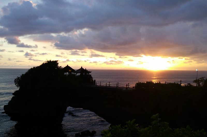 Tanah Lot - Tempat Wisata di Tabanan