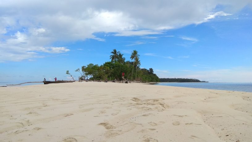 Pulau Rani, Wisata Andalan Kabupaten Supiori. Foto: www.mangandosetiawan.com