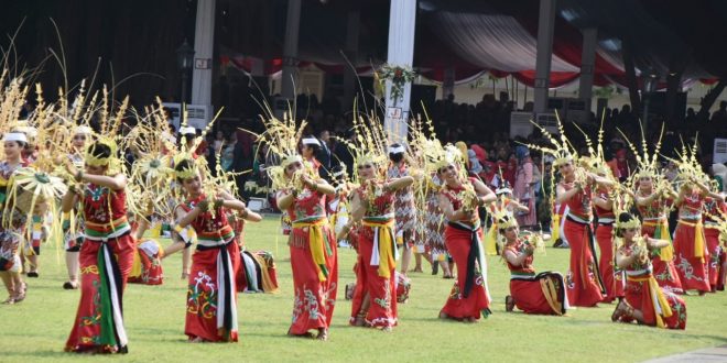 Asal Usul dan Sejarah Tari Balean Dadas 3