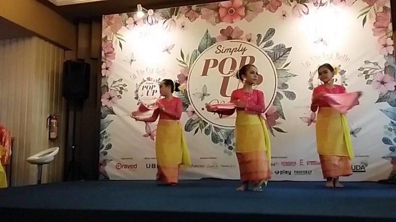 Makna Dan Sejarah Tari Sapu Tangan 1