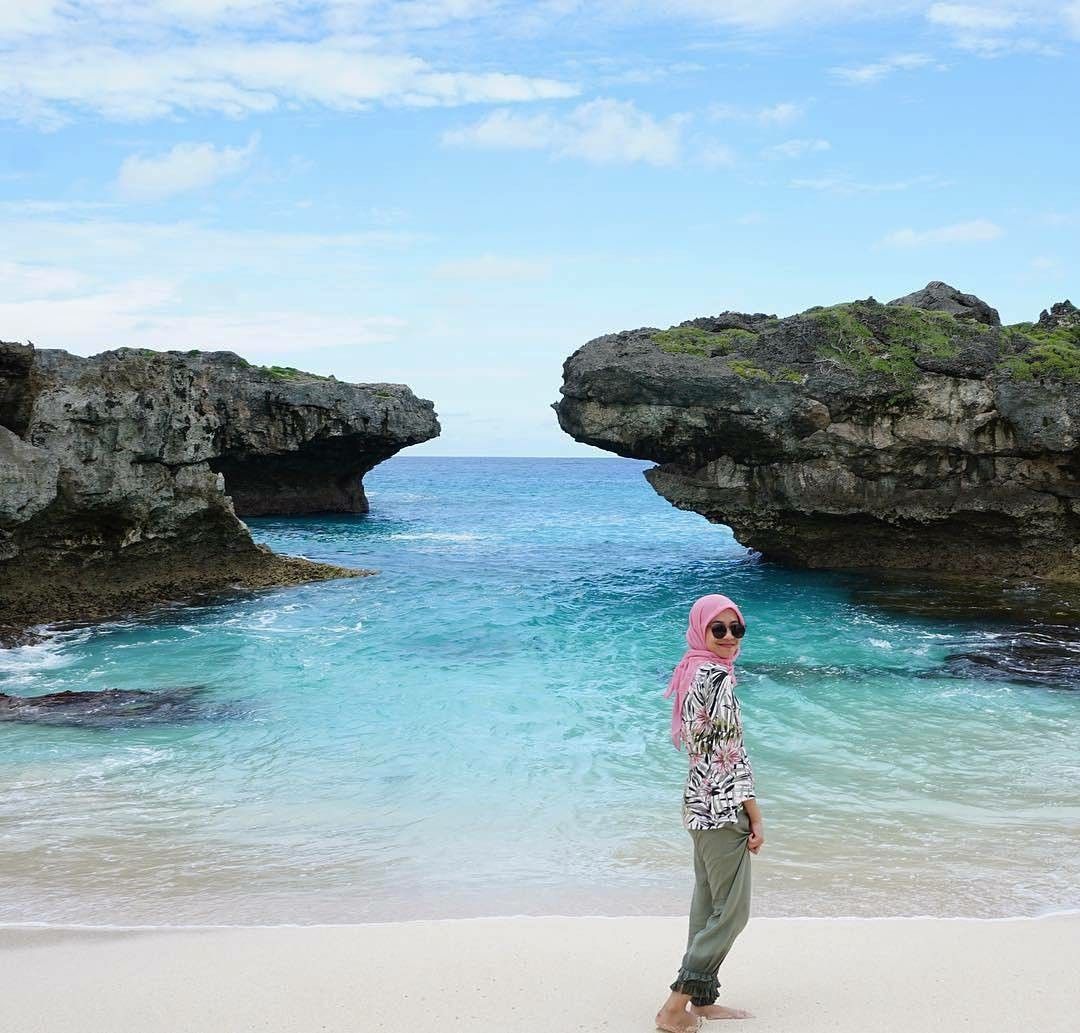 Pantai Mandorak, Tempat wisata di Tambolaka Kabupaten Sumba Barat Daya
