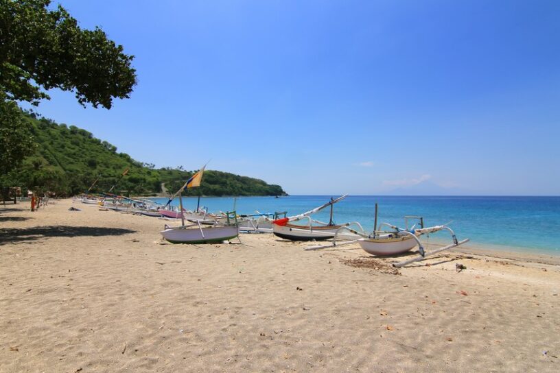 Pantai Nipah Lombok