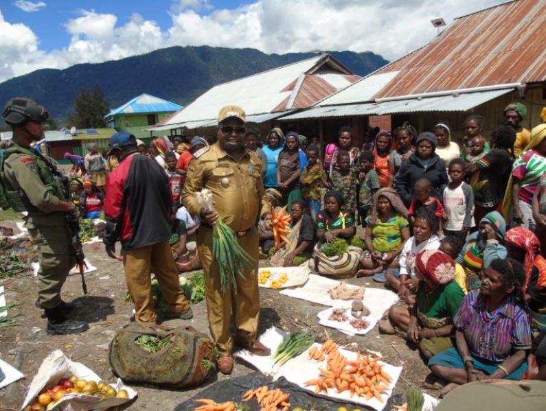 Pasar Ilaga di Kabupaten Puncak. Foto: radartimikaonline.com.