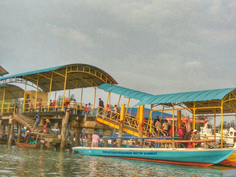 Pelabuhan Putih Sambu Belakang Padang Kepulauan Riau Sering Jalan