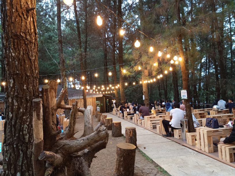 Daong Coffee berTema Outdoor