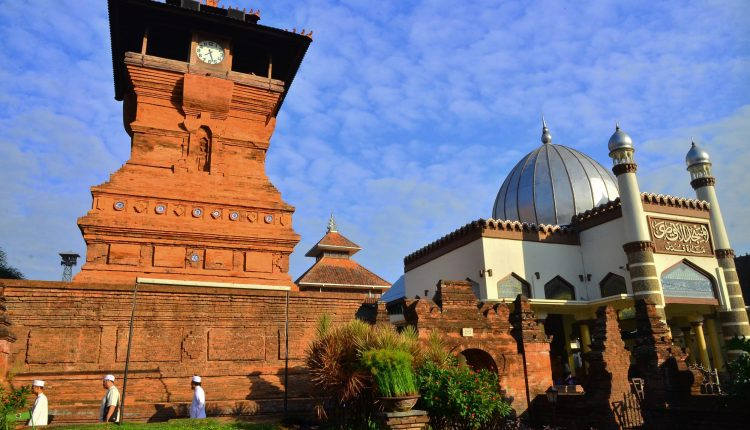 Masjid Paling Bersejarah Di Indonesia
