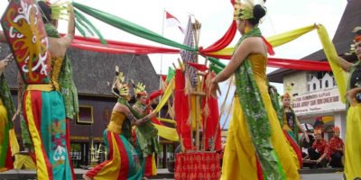 Tari Manasai dari Kalimantan Tengah, Tarian Selamat Datang Borneo