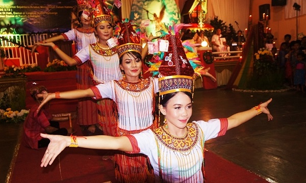 6 Tari Adat Tradisional Dari Sulawesi Selatan Sering Jalan