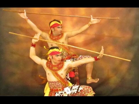 costum Tari Satrio Watang