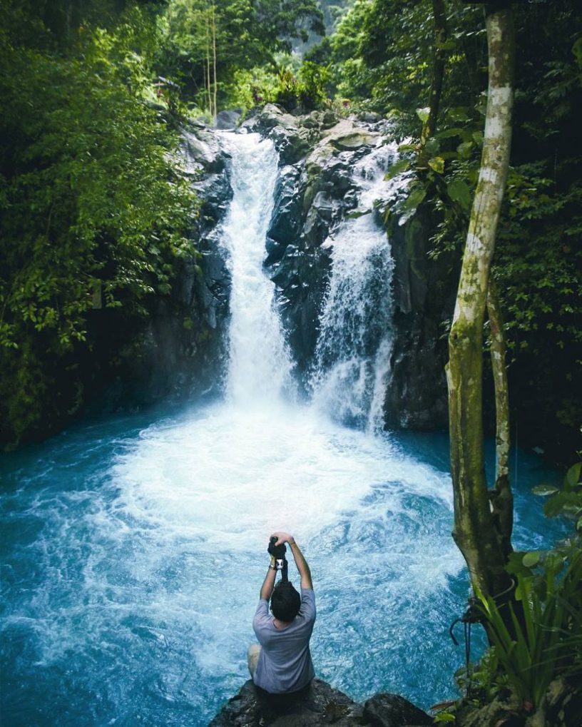 Air Terjun Di Desa Sambangan Singaraja