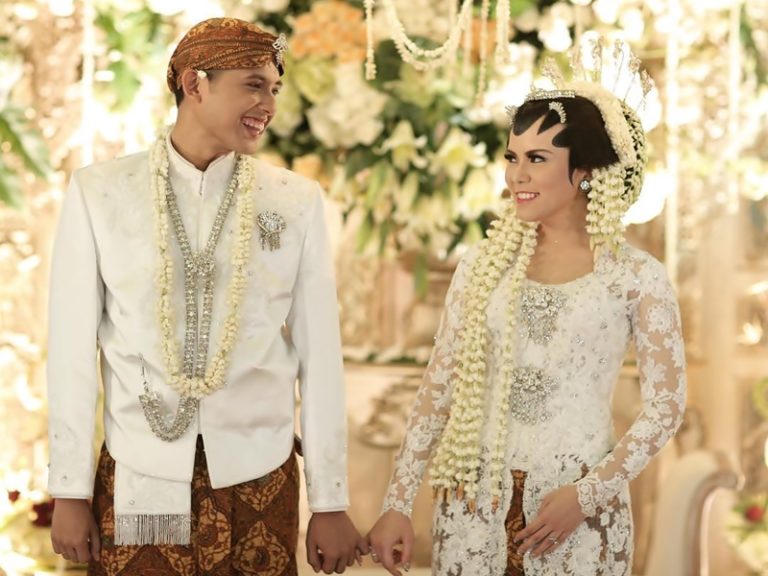 6 Baju Pengantin Adat Jawa Tengah - Sering Jalan