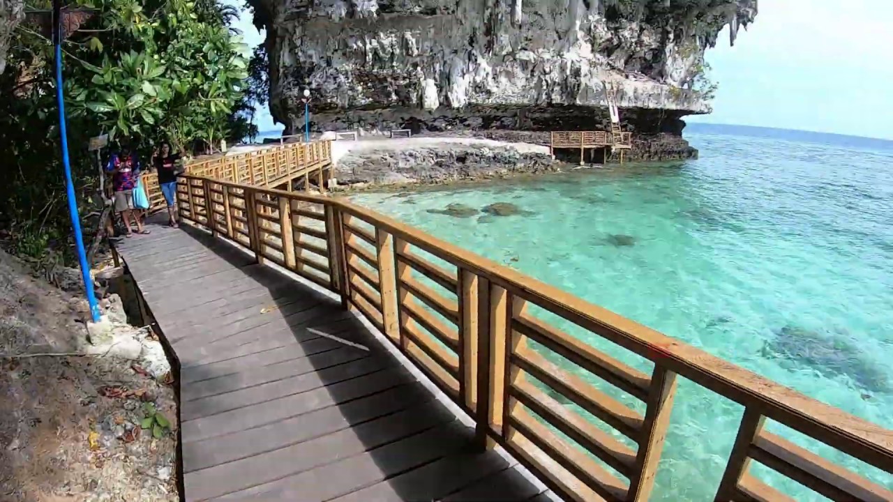 Bupati Biak Numfor Persiapkan Natal di Kawasan Wisata Bondifuar