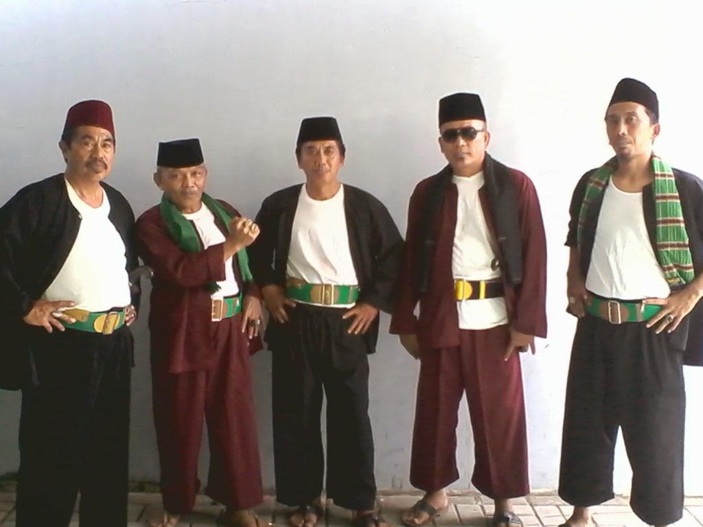 Pakaian Adat Suku Betawi Jakarta