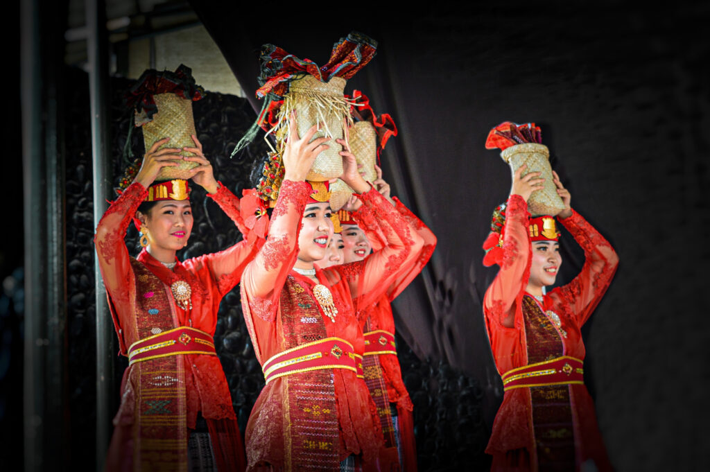 Tari Adat Tandok Toba