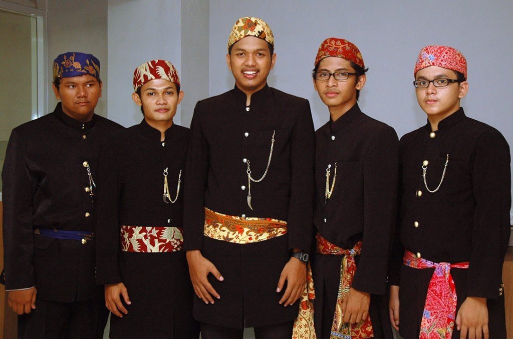 Pakaian Adat Betawi Khusus Bangsawan, Pakaian Adat Suku Betawi Jakarta