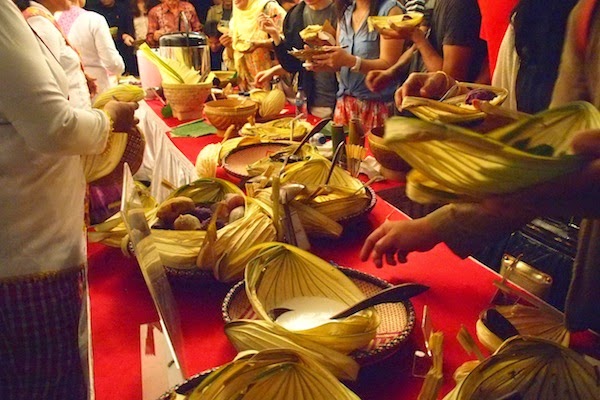 Ola-ola dalam wadah Wako, makanan khas Tobelo