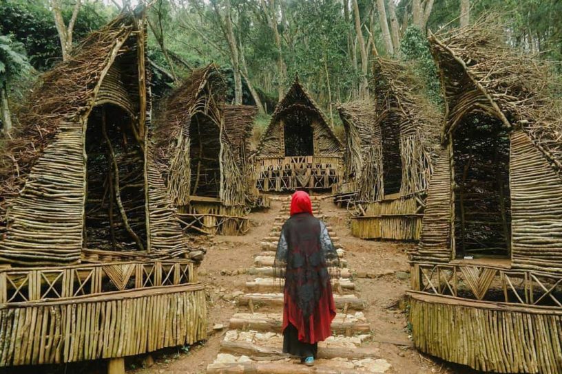 Bermain ke Negeri Dongeng di Seribu Batu Songgo Langit 1