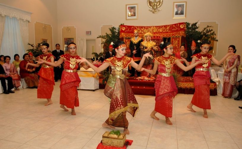 Tari Mejeng Besuko