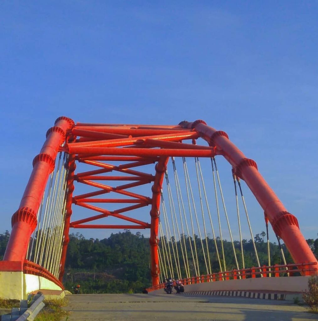 jembatan di kota pasangkayu