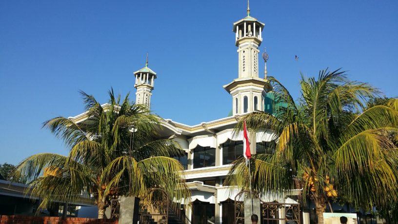 salah satu masjid dikota tanjung