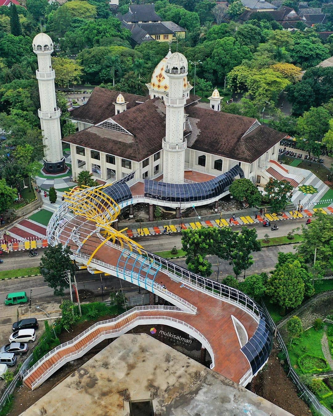 Pesona Masjid Al Fathu Soreang Bandung yang Megah - Sering Jalan