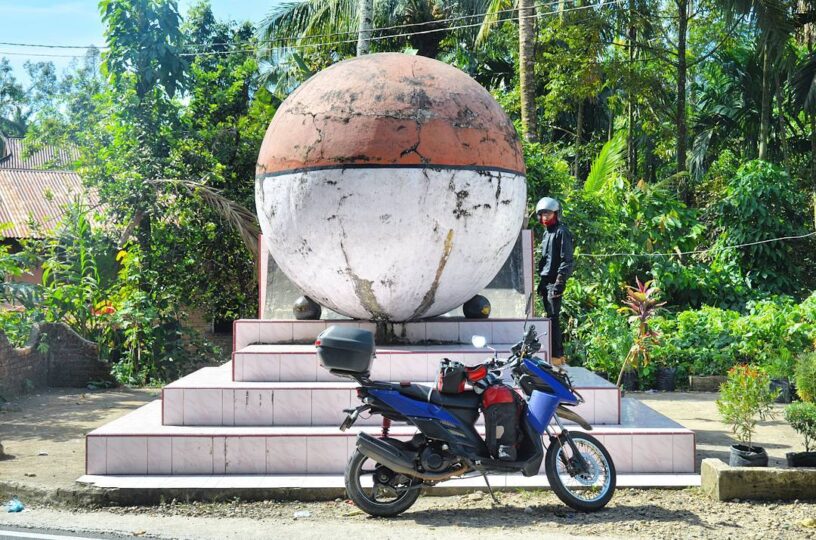 Tugu Khatulistiwa Sakido Mura sumatera barat