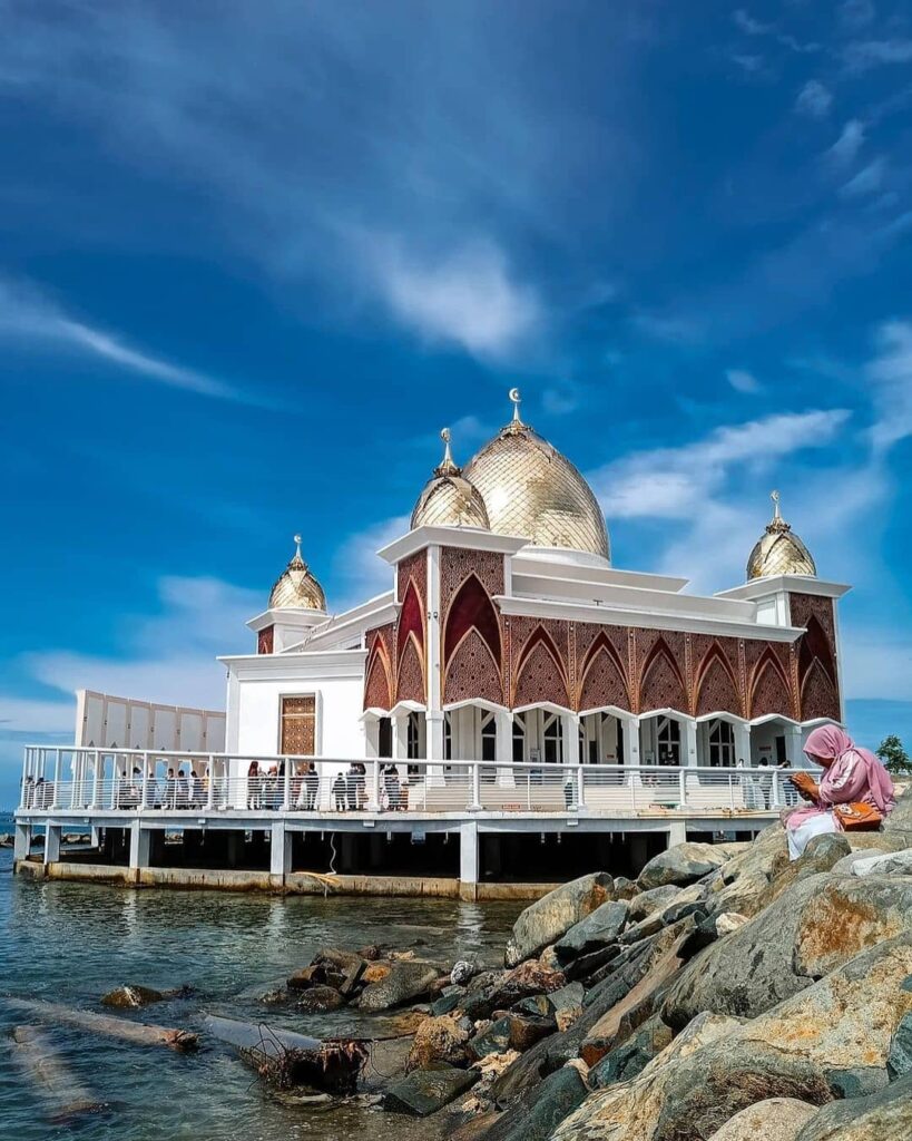 Masjid Samudra Ilahi di painan