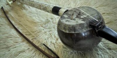 Alat Musik Rebab Kalimantan