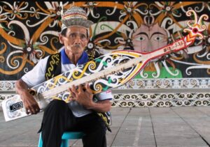 Sejarah Sampek Alat Musik Tradisional Kalimantan Timur Sering Jalan