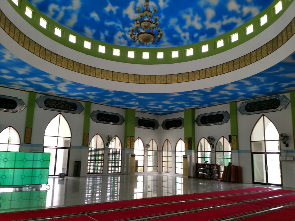 bagian dalam Masjid Islamic Center Muara Enim