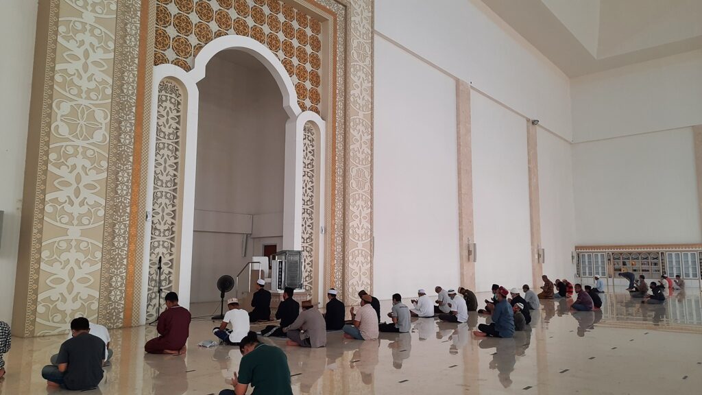 Kegiatan di Masjid Sultan Mahmud Riyat Syah