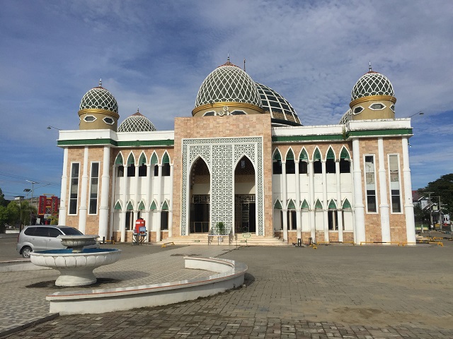 Masjid Agung Darussalihin Idi