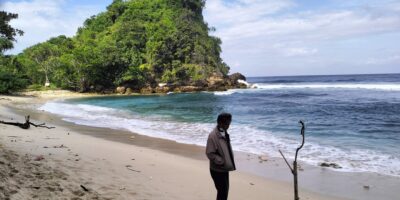 Pantai Batu Bengkung