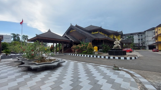 Rumah Adat Melayu Kalimantan Barat