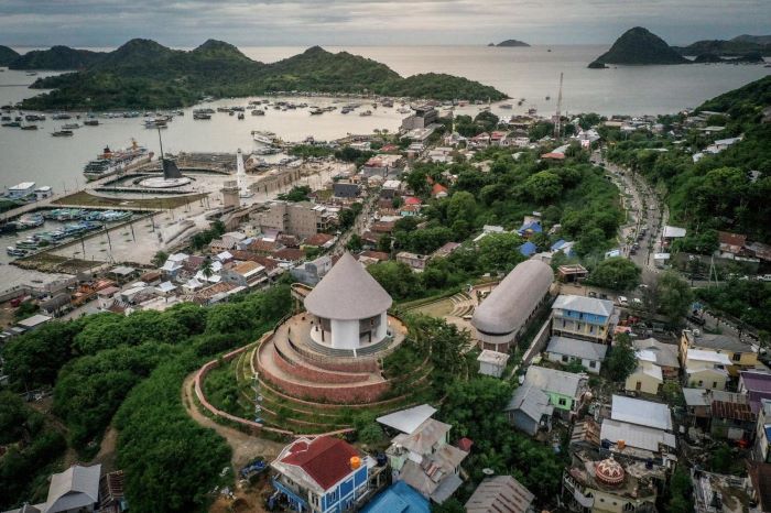 Puncak Waringin Labuan Bajo - Photo by Kementrian Pariwisata